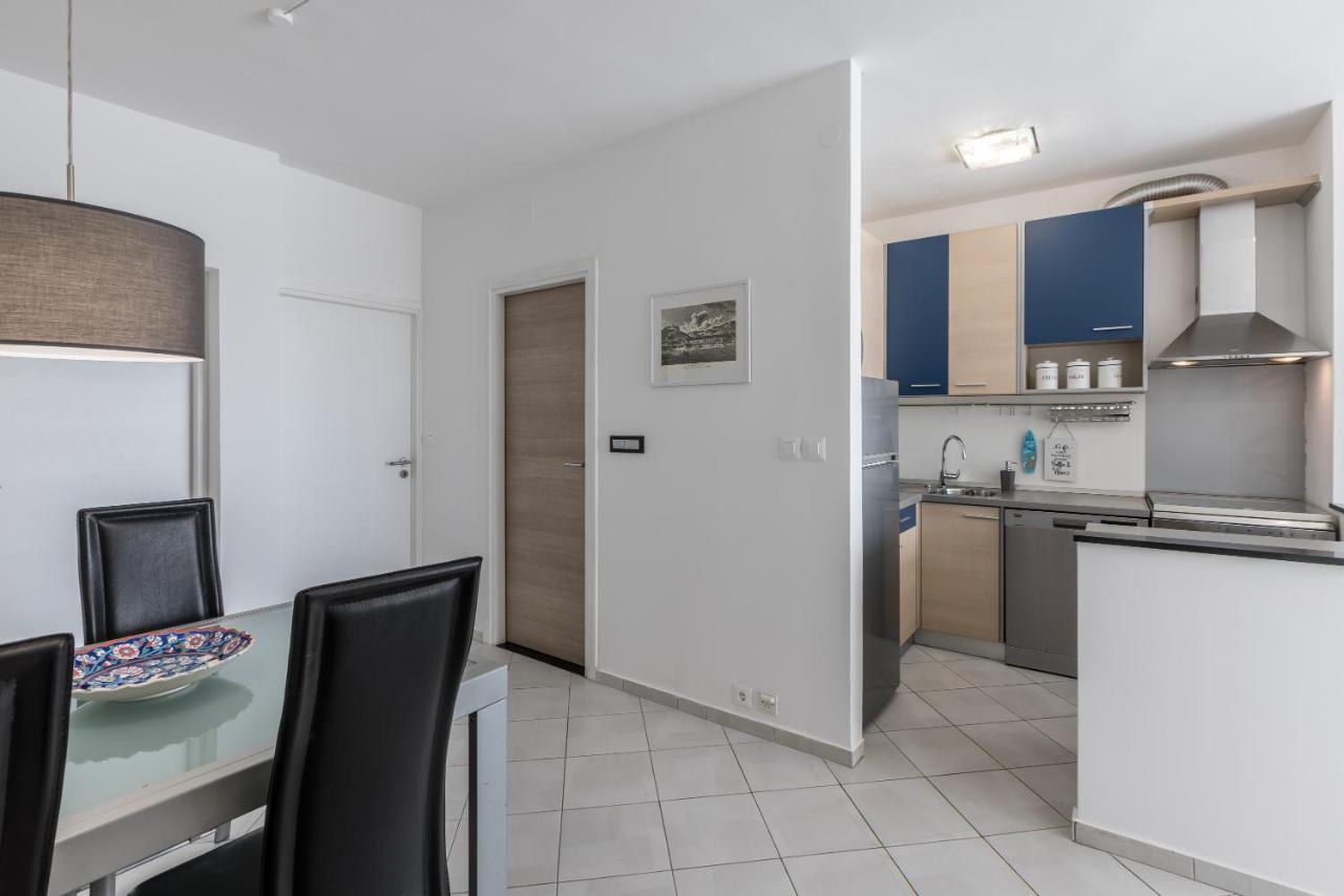 Sundowners Apartment, 52Qm, Double & Single Bed, 10 Min From Old Town Of สปลิท ภายนอก รูปภาพ