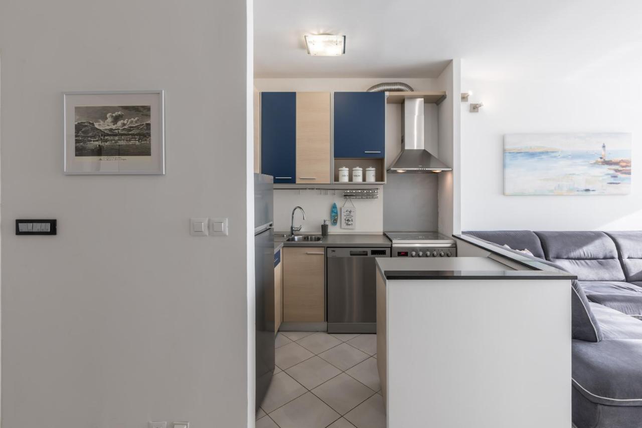 Sundowners Apartment, 52Qm, Double & Single Bed, 10 Min From Old Town Of สปลิท ภายนอก รูปภาพ