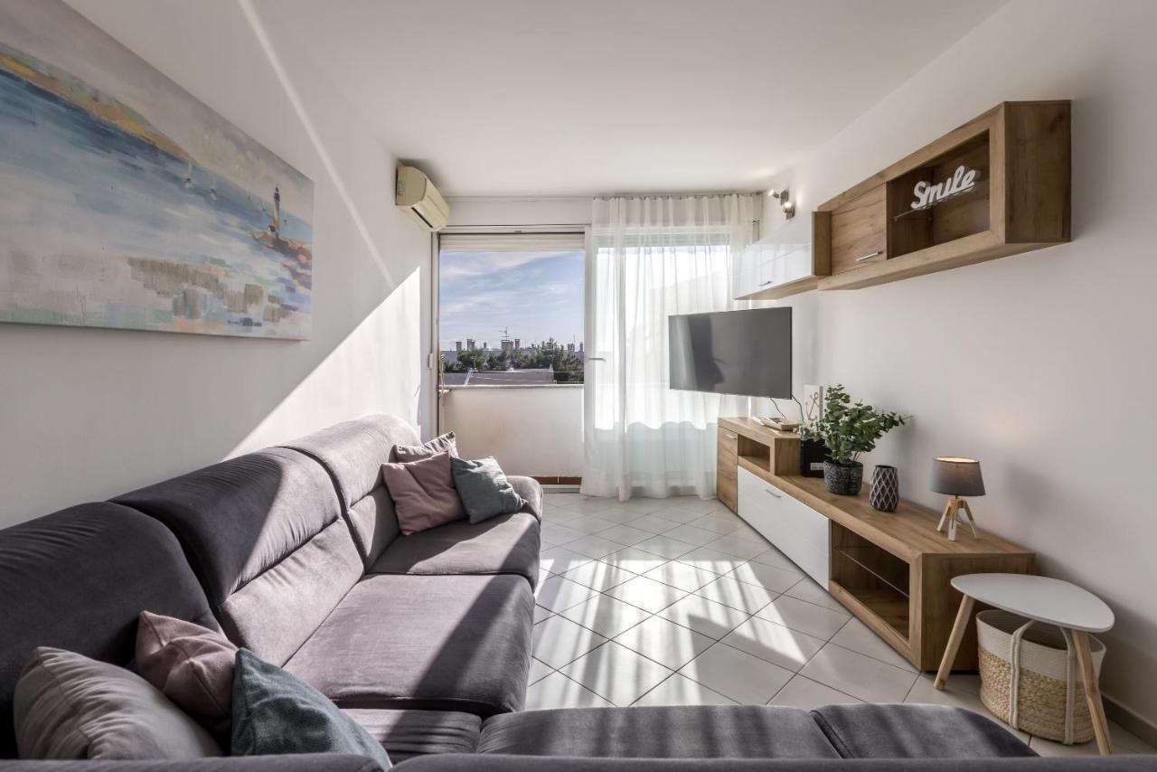 Sundowners Apartment, 52Qm, Double & Single Bed, 10 Min From Old Town Of สปลิท ภายนอก รูปภาพ