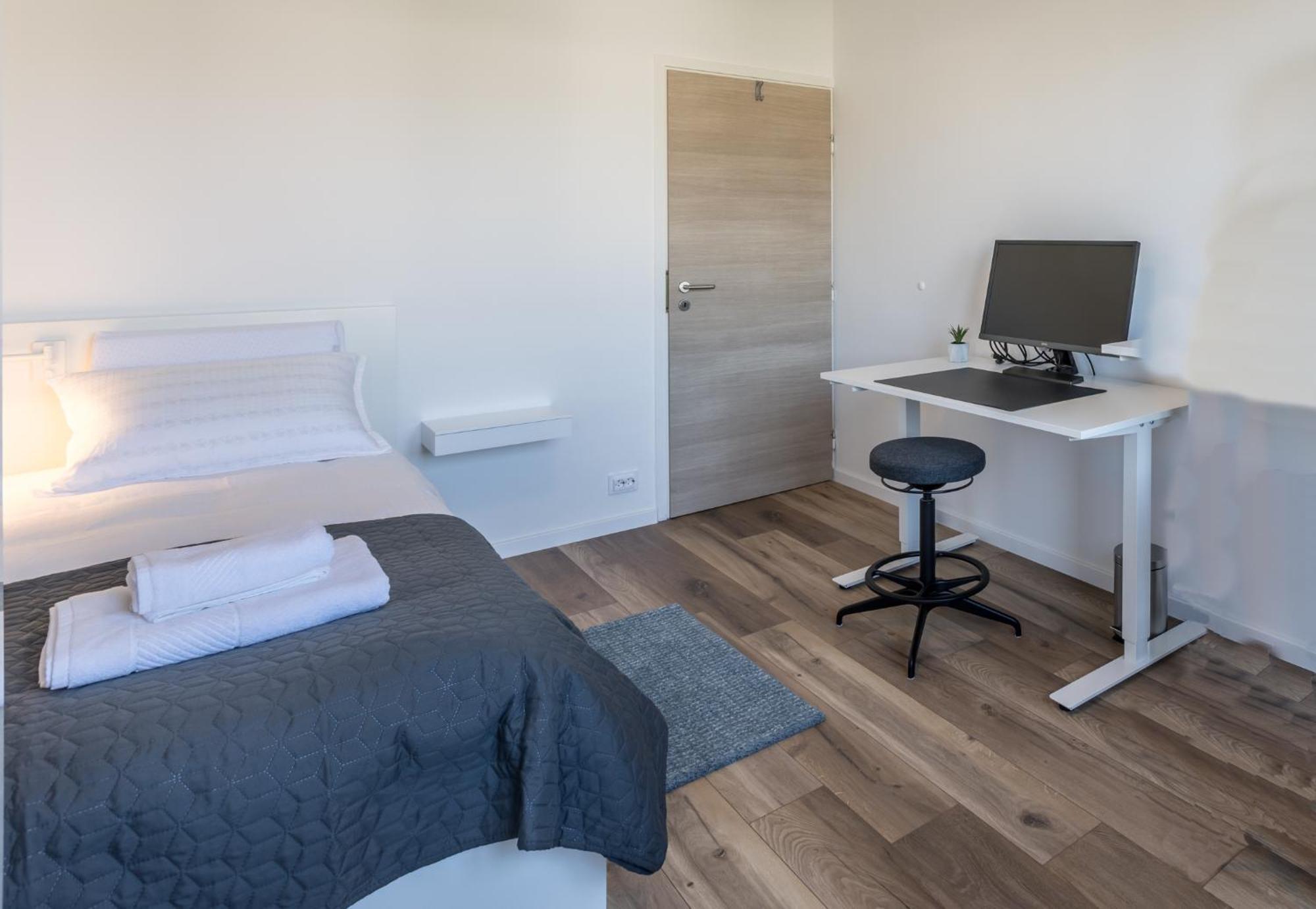 Sundowners Apartment, 52Qm, Double & Single Bed, 10 Min From Old Town Of สปลิท ภายนอก รูปภาพ